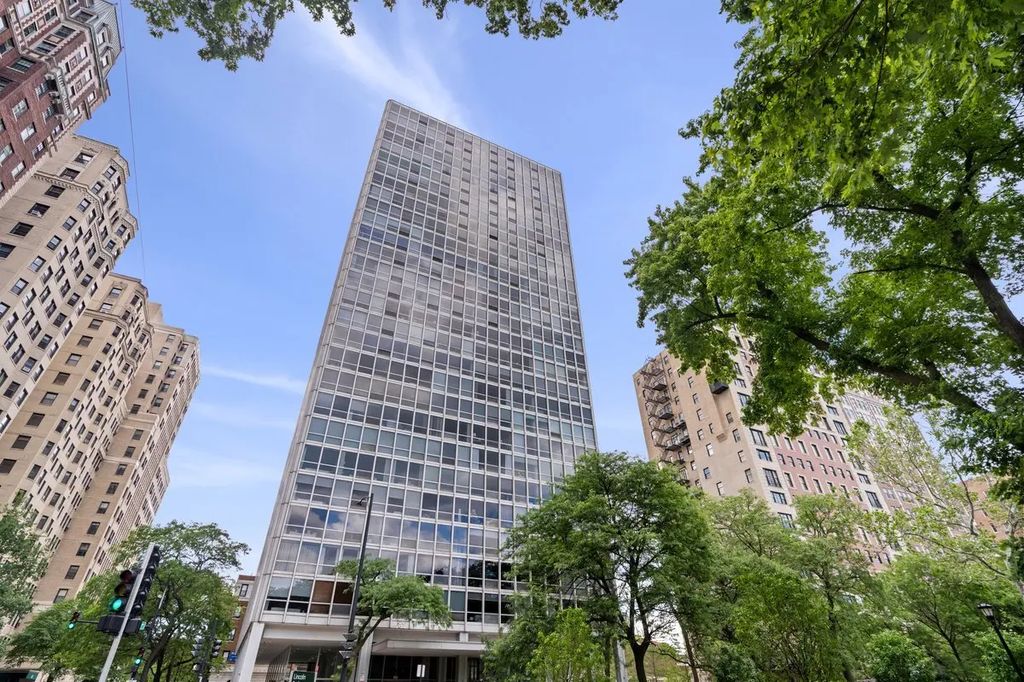 2400 N Lakeview Avenue 1116, Chicago
