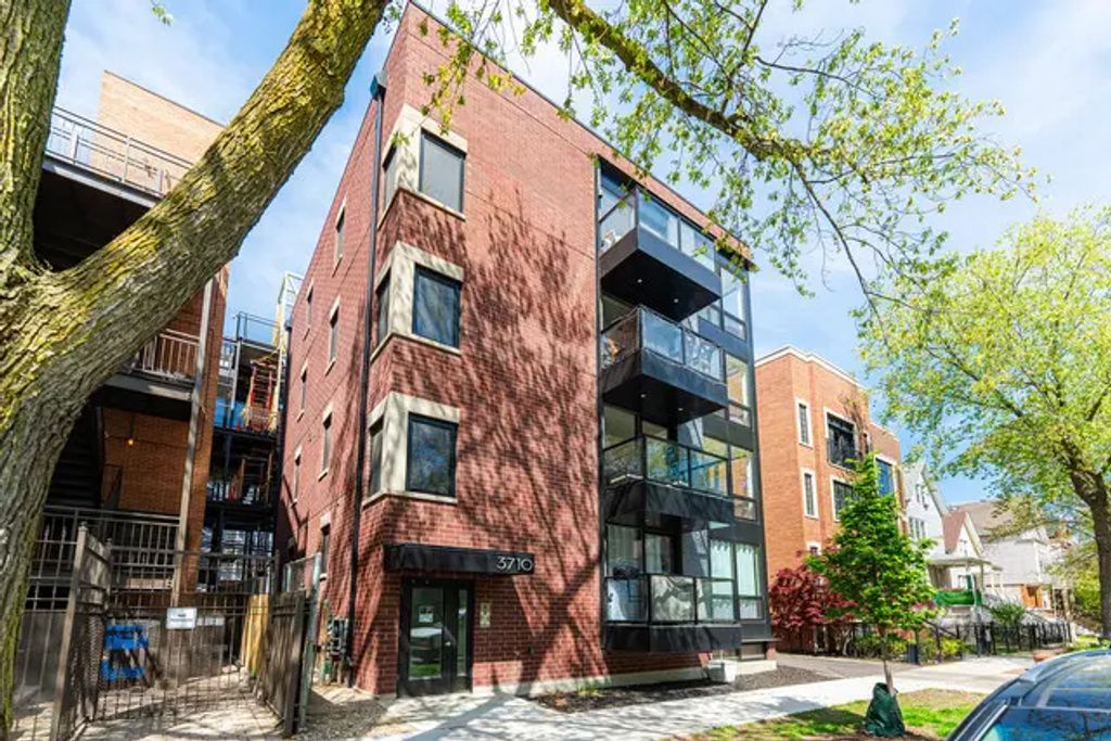 3710 N Kenmore Avenue 1, Chicago