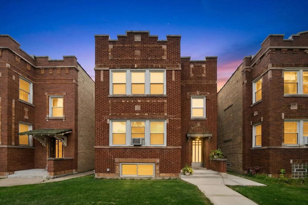 3634 N Troy Street, Chicago
