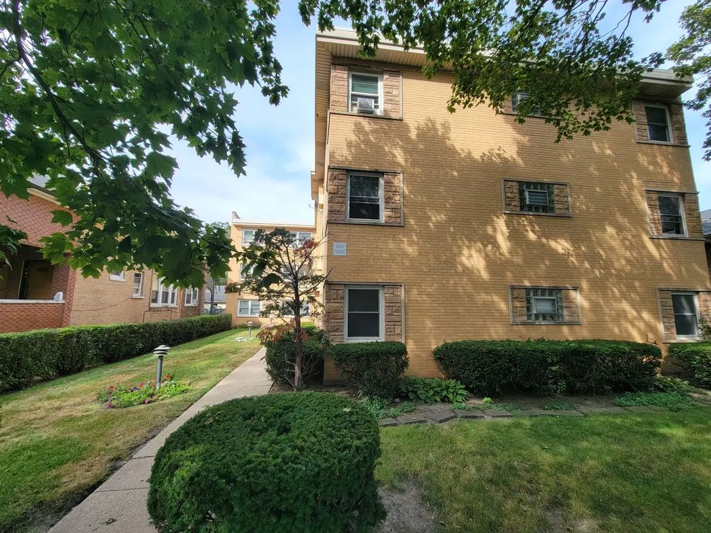 6440 N Richmond Street 2b, Chicago