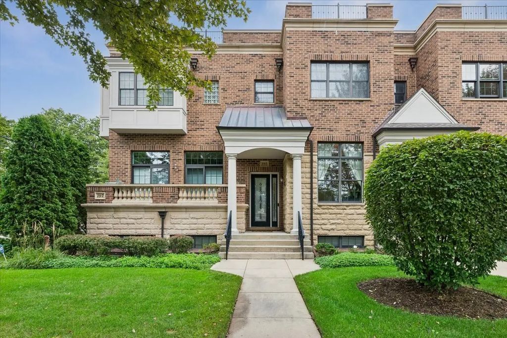 195 N Hickory Avenue, Arlington Heights