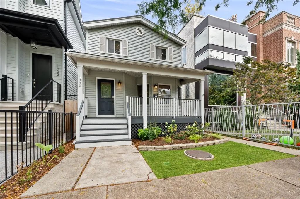 1930 W Wolfram Street, Chicago