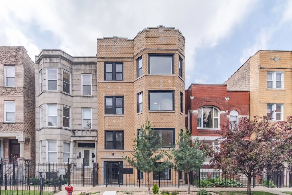 1330 N Artesian Avenue, Chicago