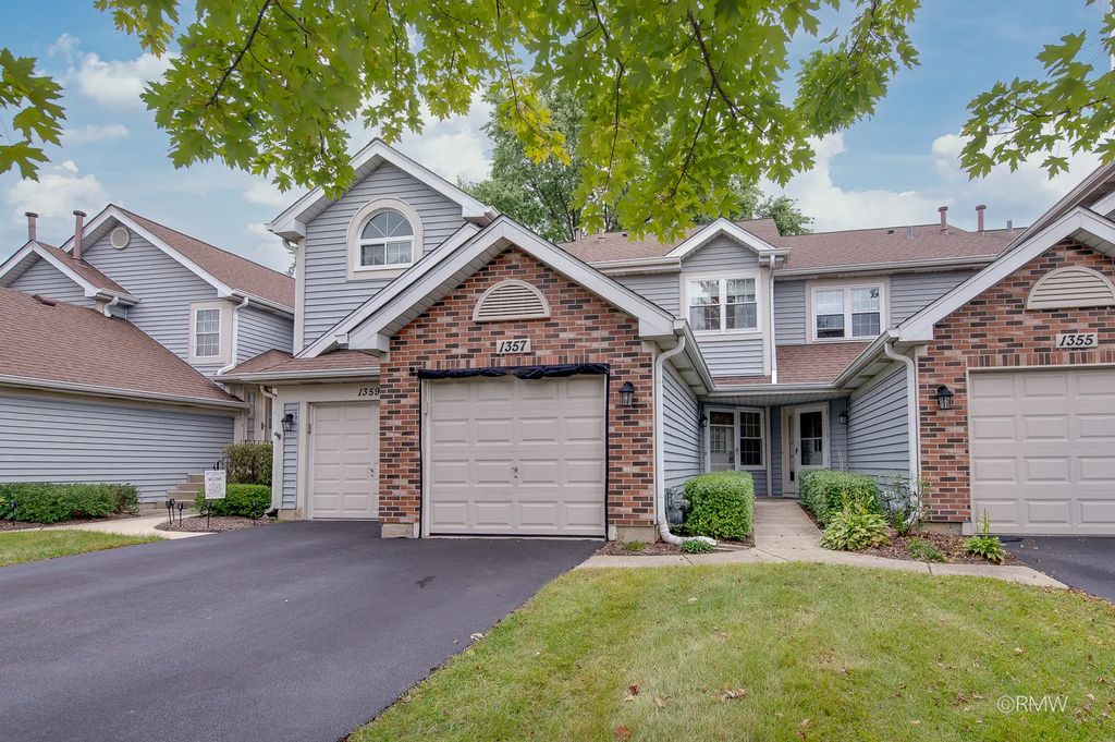 1357 Ridgefield Circle, Carol Stream