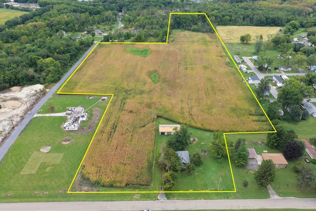 1003 E Livingston Road, Streator