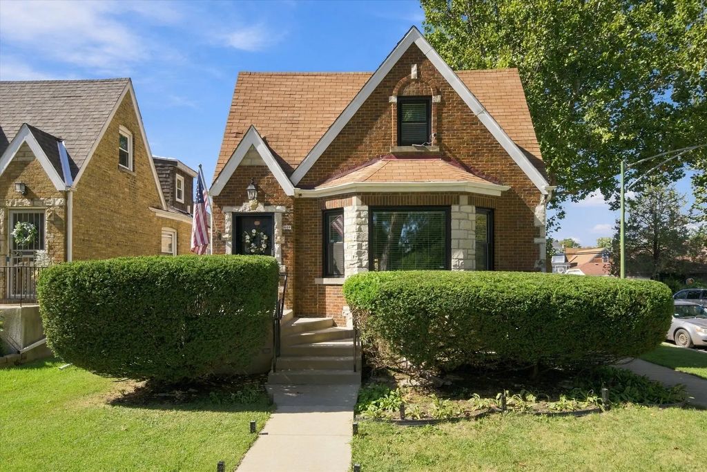 3066 N Nordica Avenue, Chicago