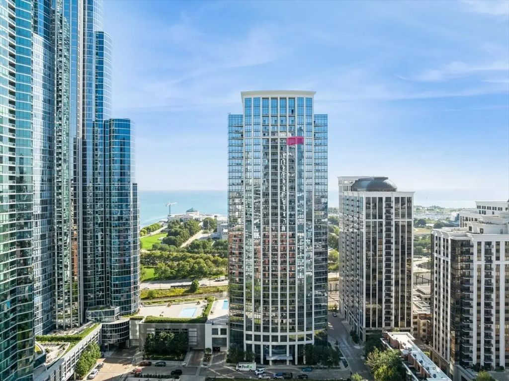 1235 S Prairie Avenue 3306, Chicago