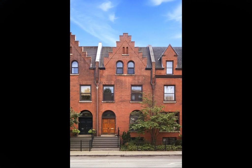 907 W Fullerton Avenue, Chicago, 60614