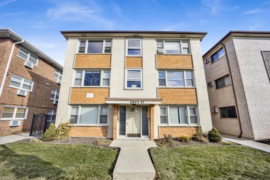 6845 N Northwest Highway 6845-1w, Chicago