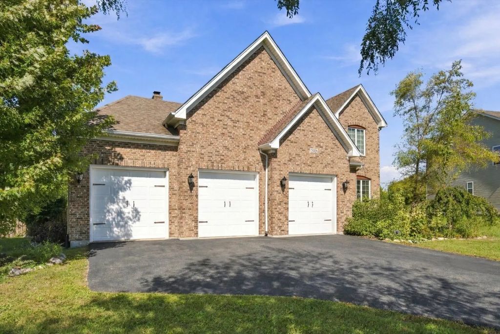 12908 Timber Wood Circle, Plainfield