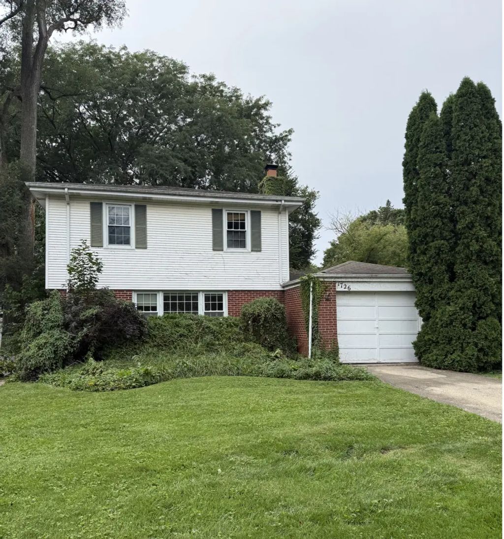 1726 Elmwood Avenue, Highland Park, 60035
