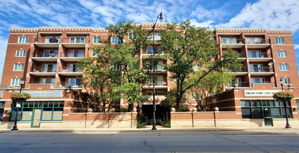 5000 Oakton Street 210, Skokie