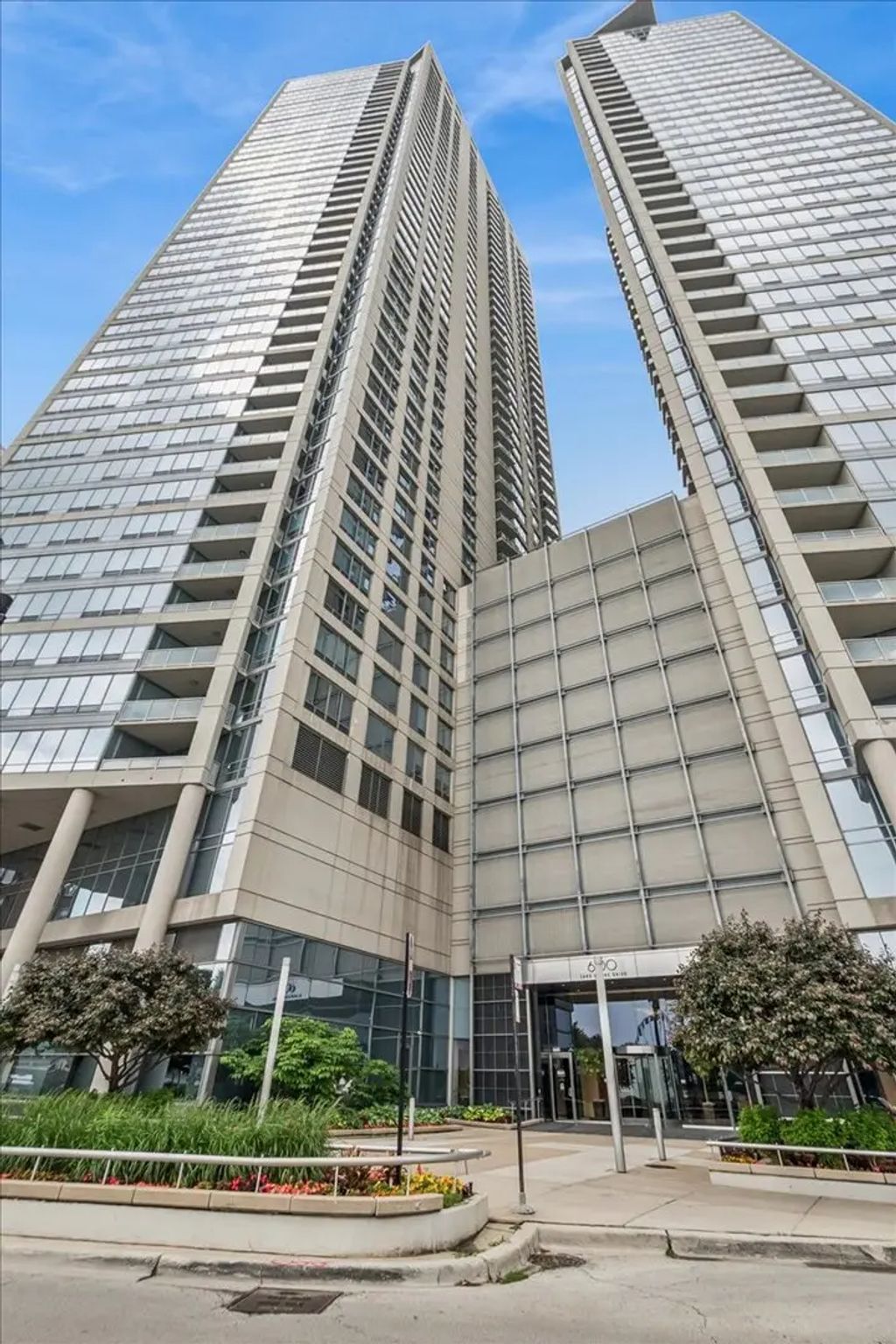 600 N Lake Shore Drive 2411, Chicago