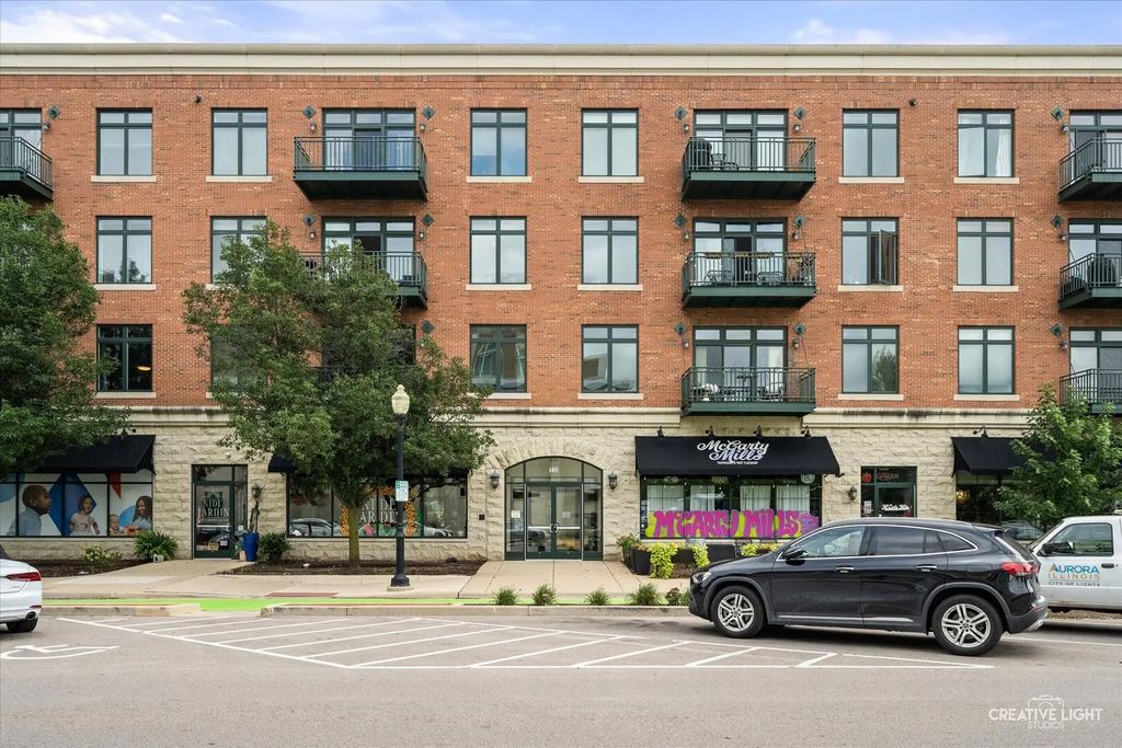140 S River Street 211, Aurora