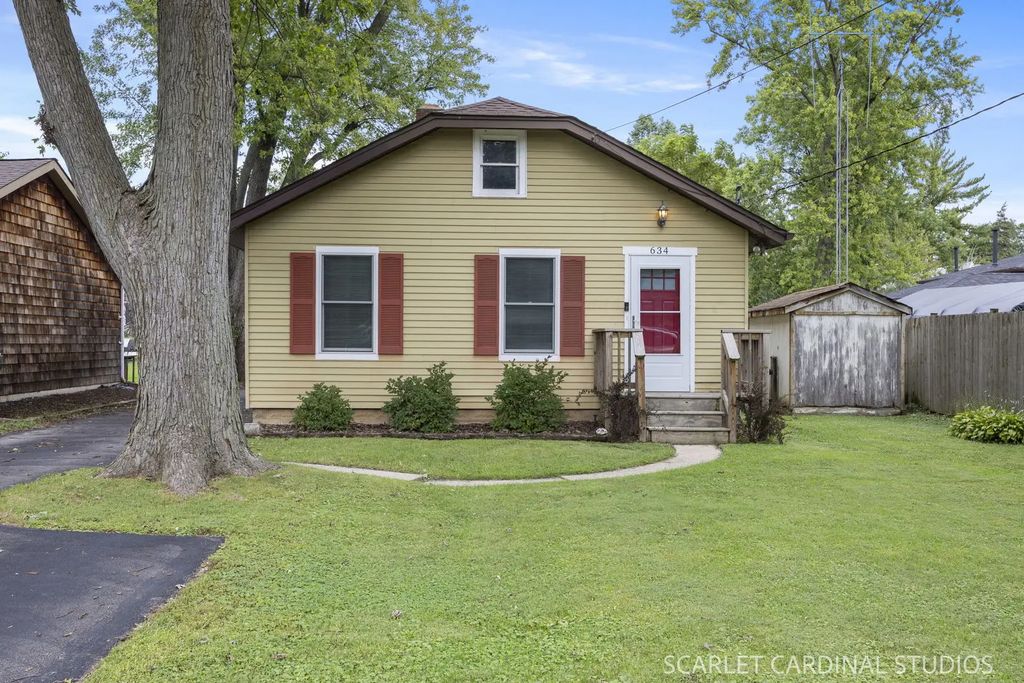 28w634 Malvin Albright Street, Warrenville