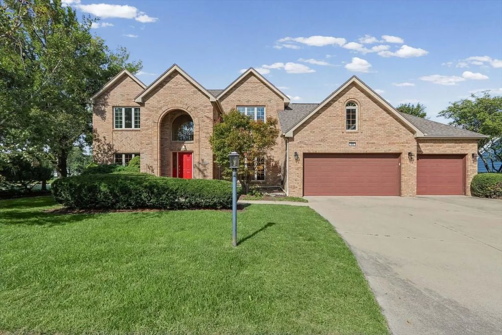 606 Lenox Court, Champaign