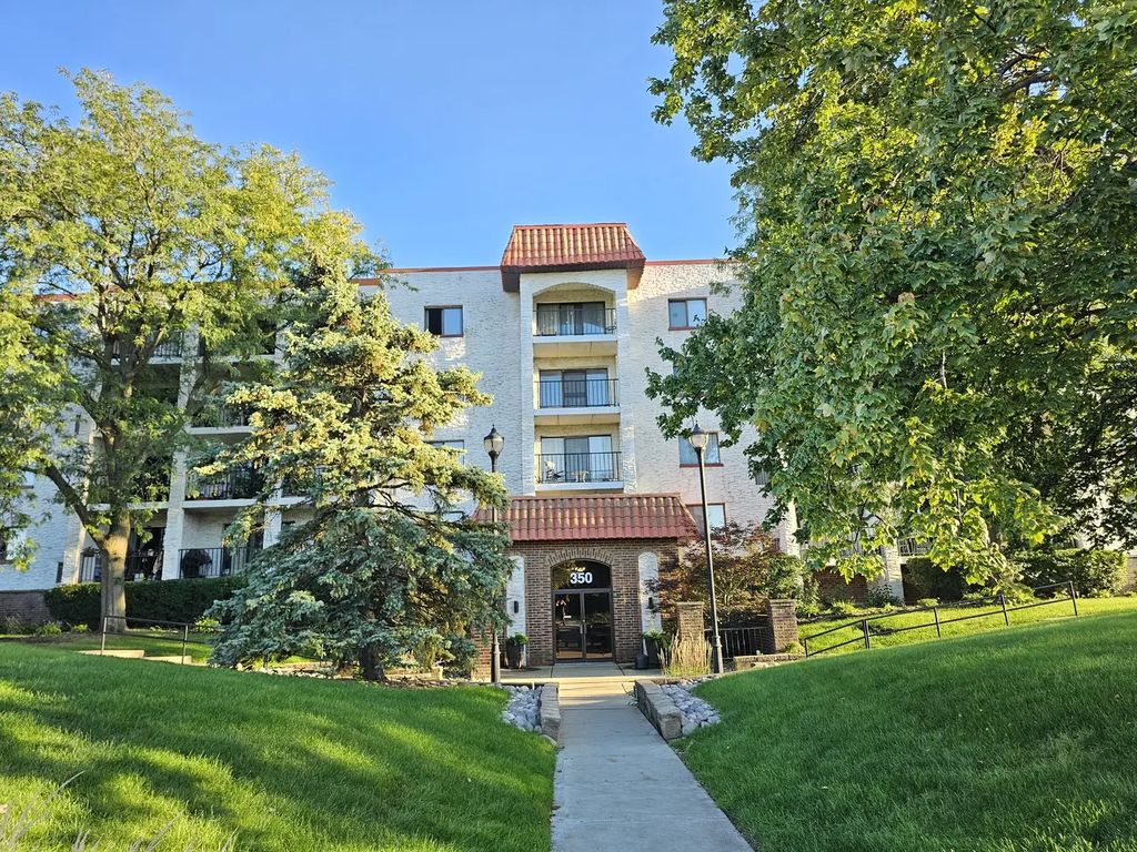 350 Plum Creek Drive 305, Wheeling