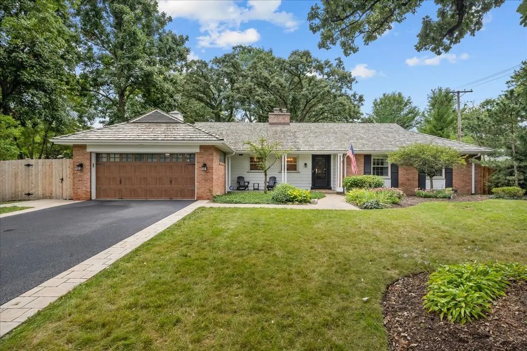 975 Inverlieth Terrace, Lake Forest