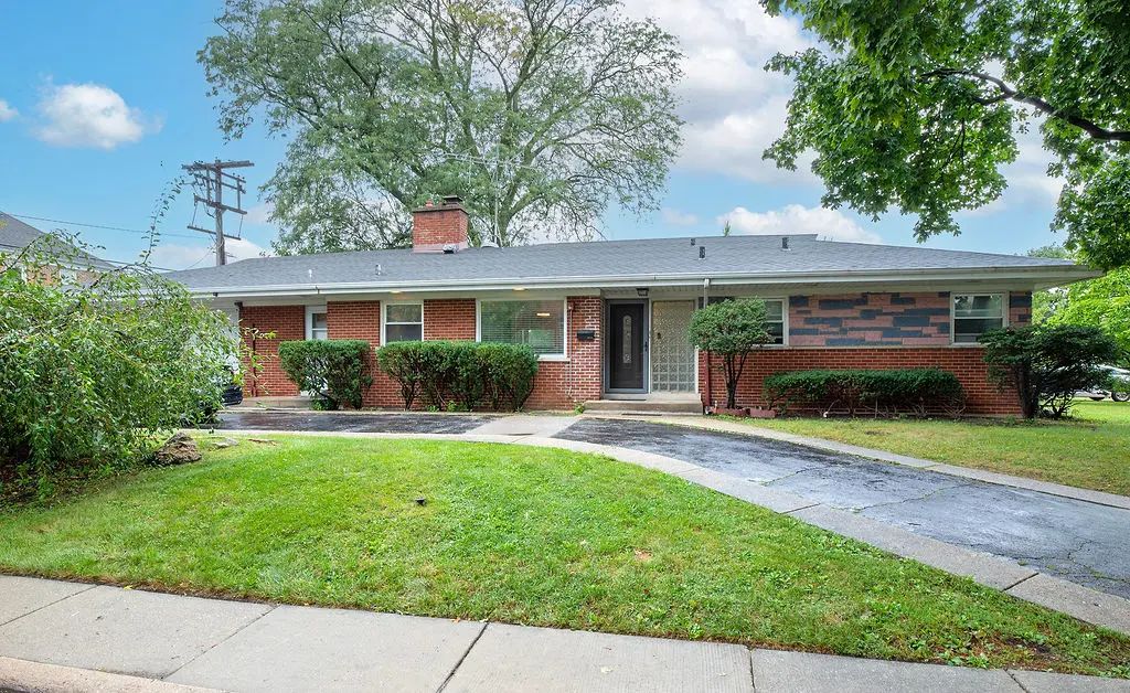 6756 N Keating Avenue, Lincolnwood