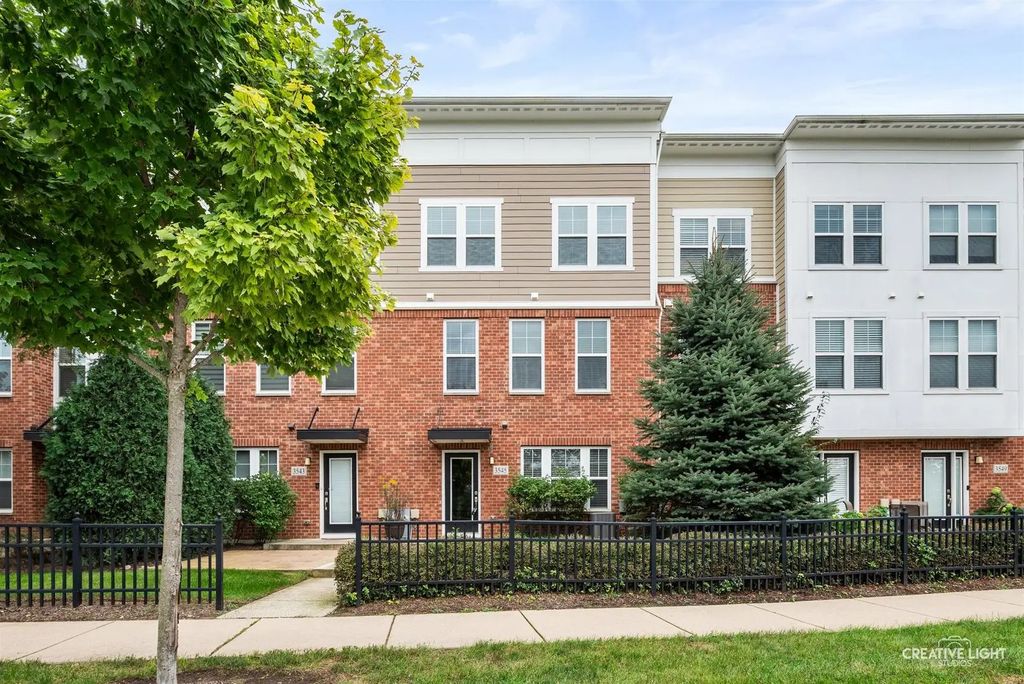 3545 Mulligan Drive, Woodridge