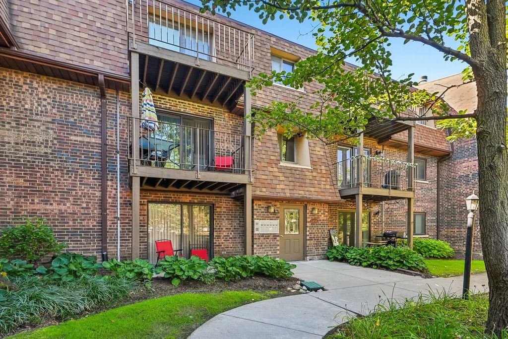 1406 S Fairfield Avenue 49b, Lombard