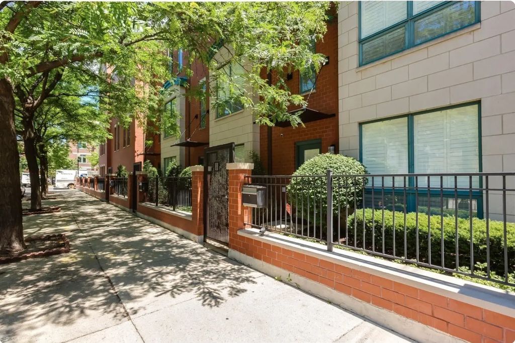 111 S Aberdeen Street, Chicago