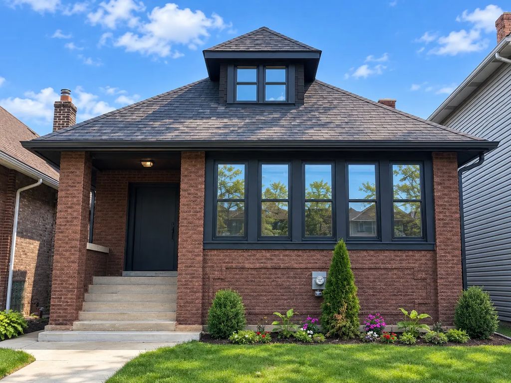 5152 W Warwick Avenue, Chicago