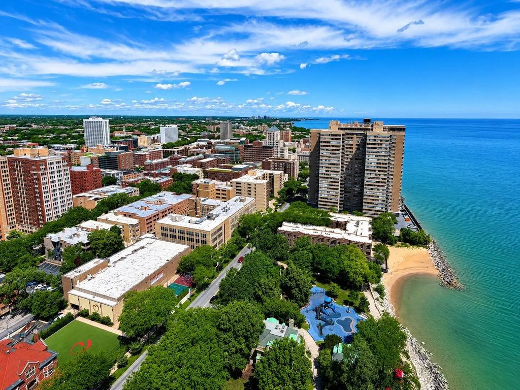 6301 N Sheridan Road 10c, Chicago
