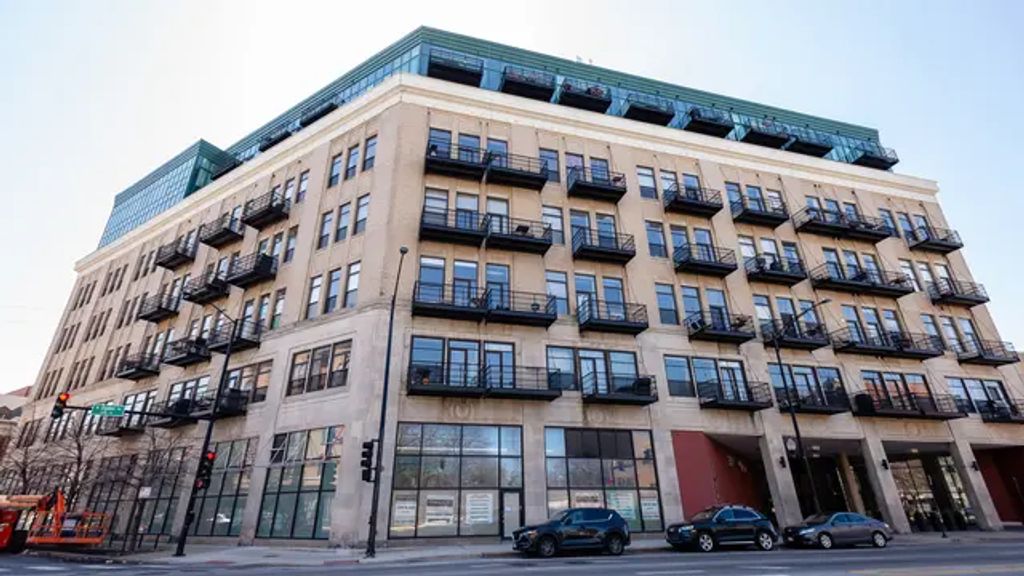 1645 W Ogden Avenue 505, Chicago