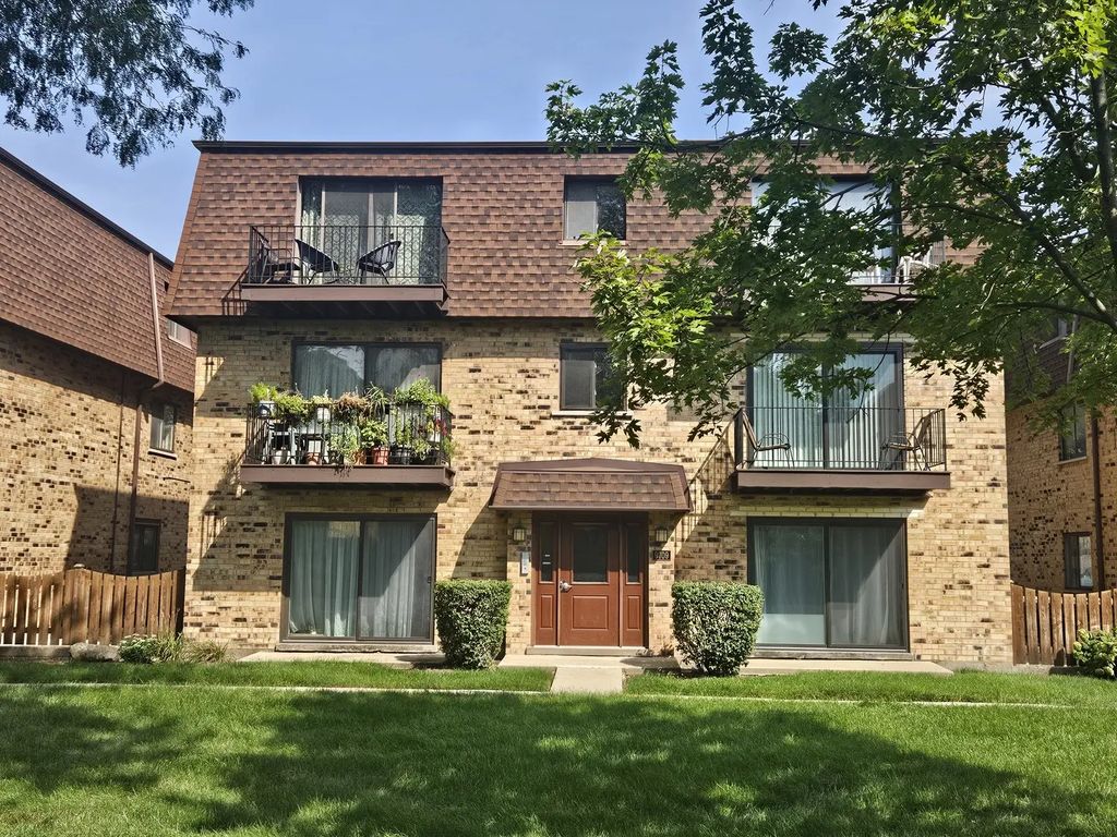 9709 Bianco Terrace E, Des Plaines