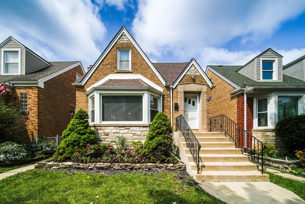 3230 N Neva Avenue, Chicago