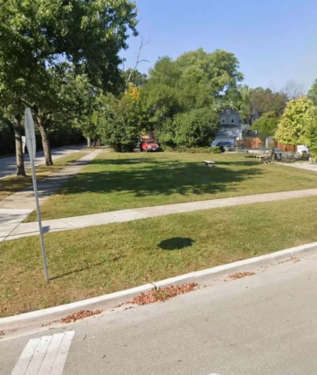 3840 Hollywood Avenue, Brookfield