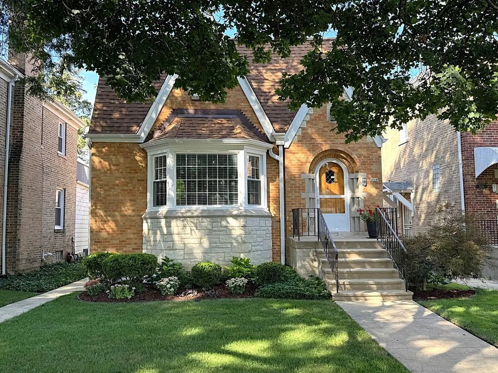 3246 N Newcastle Avenue, Chicago