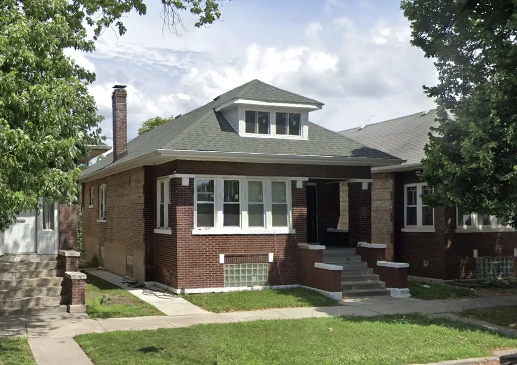 7637 S King Drive, Chicago