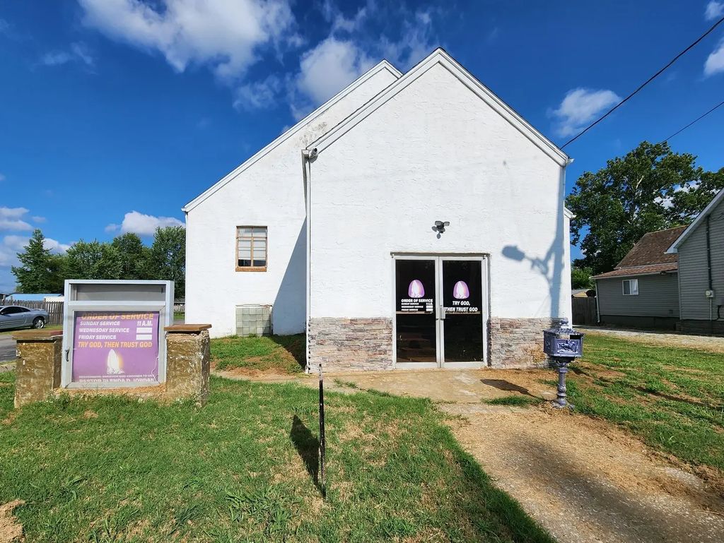 409 S Hill Street, Marion