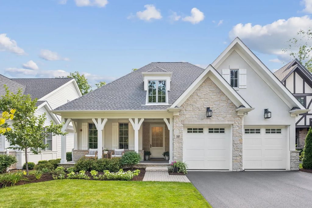 1885 Amberley Court, Lake Forest