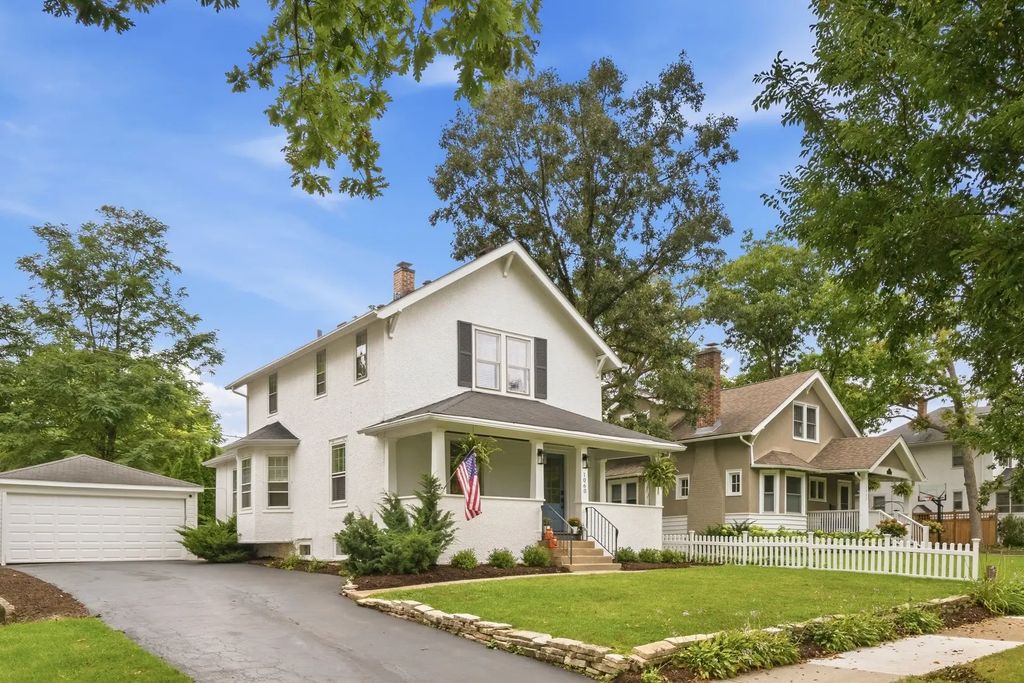 1060 Griffith Road, Lake Forest