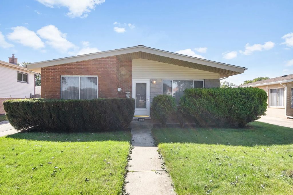8441 W Madison Drive, Niles