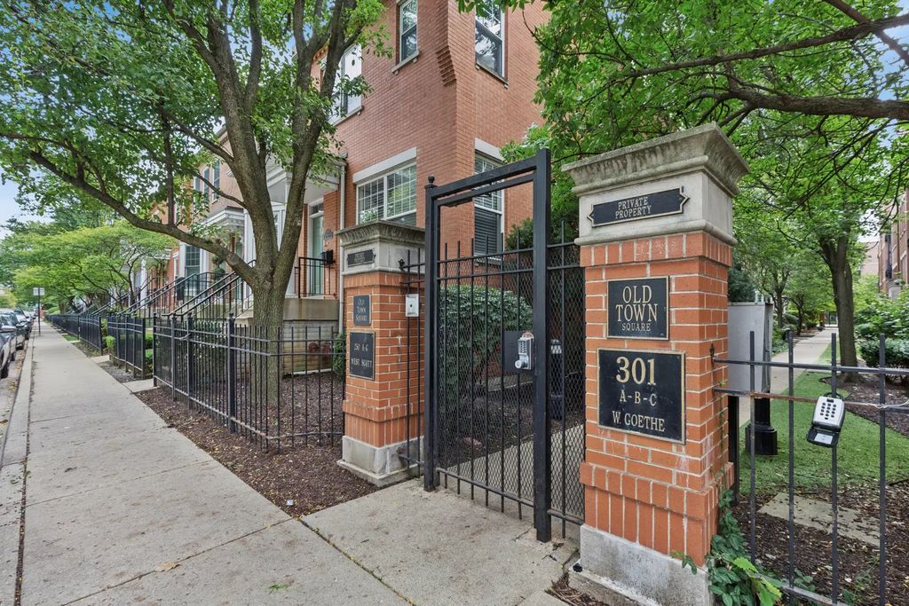 301a W Goethe Street 201, Chicago