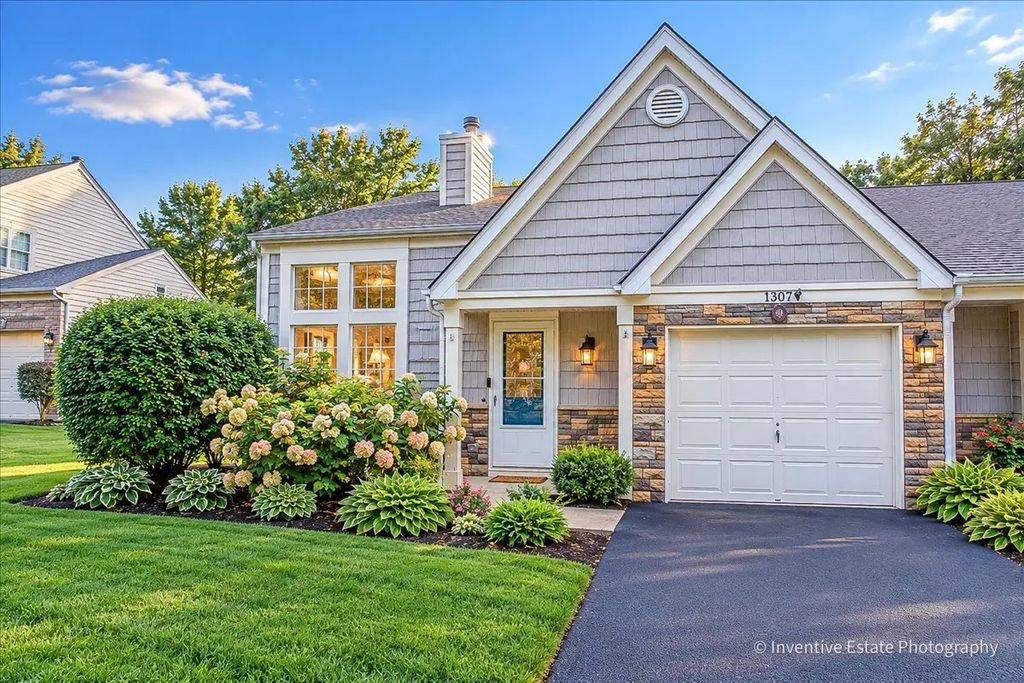 1307 Seabury Circle, Carol Stream