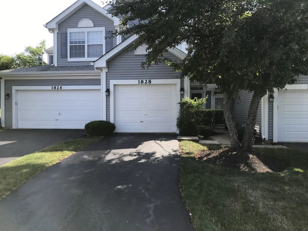 1828 Lucylle Court, St. Charles