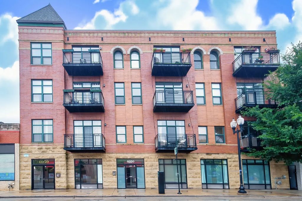 4050 N Lincoln Avenue 202, Chicago