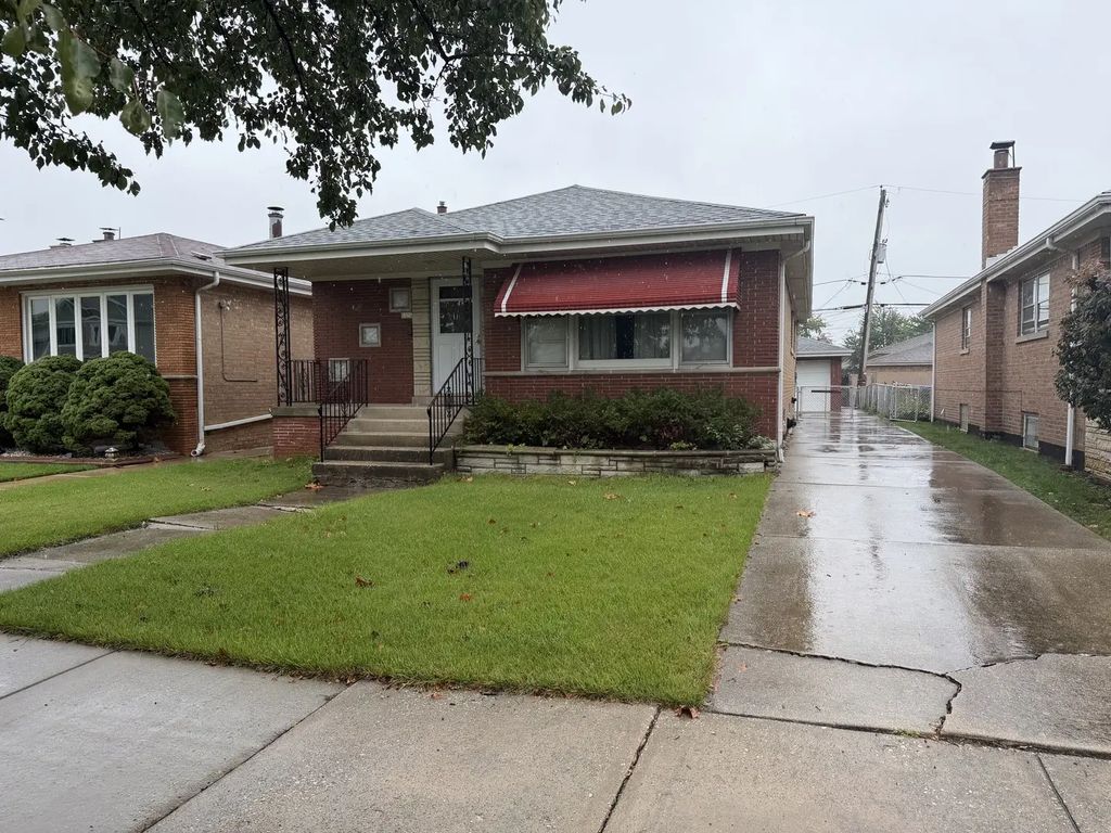 8325 S Karlov Avenue, Chicago