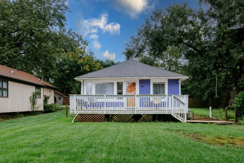 39197 N Willow Lane, Antioch