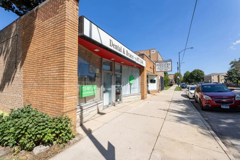 5918 W Higgins Avenue, Chicago