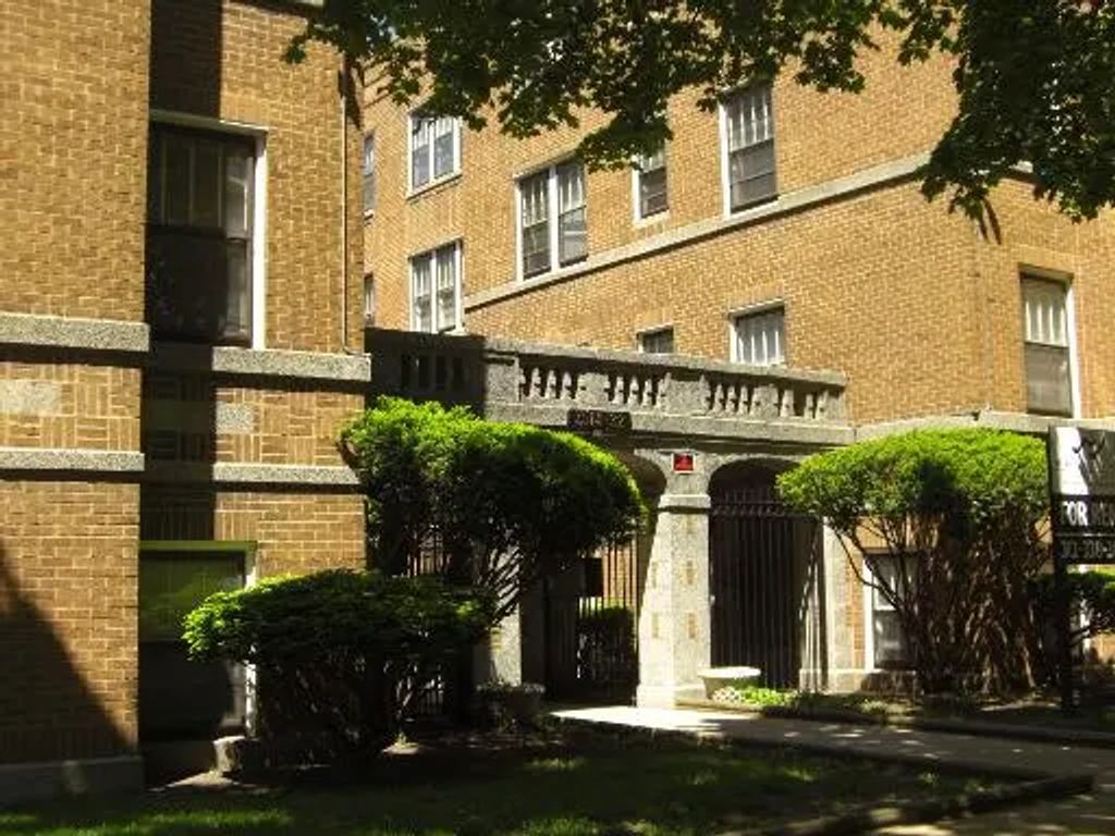 7514 N Hoyne Avenue G, Chicago