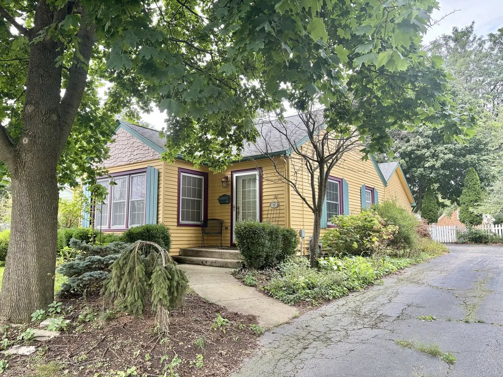 309 Chestnut Street, Woodstock
