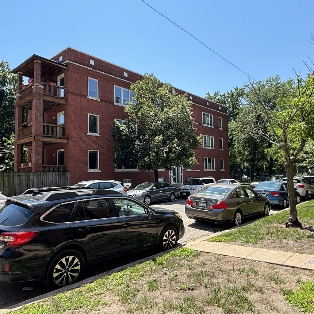 1625 W Ainslie Street Be, Chicago