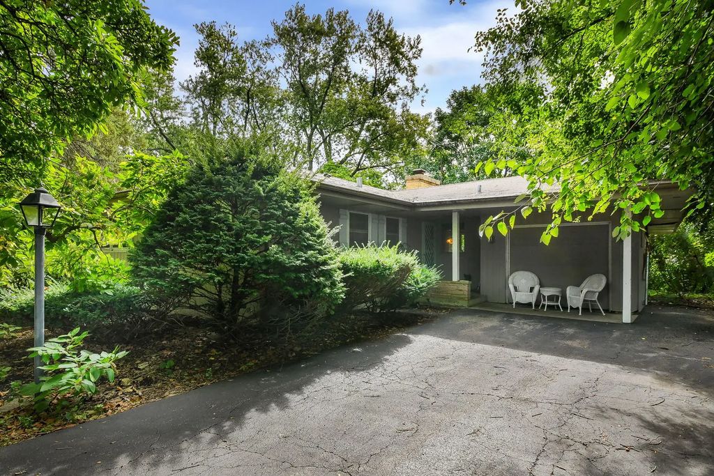 324 W Elm Street, Wheaton