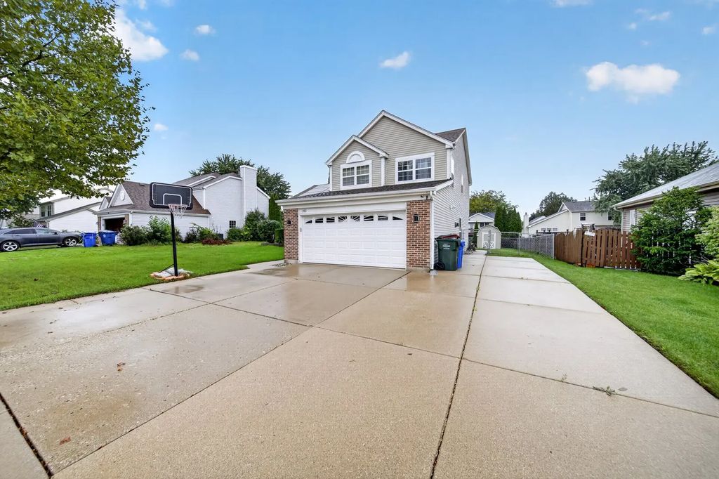 353 Valley Forge Avenue, South Elgin